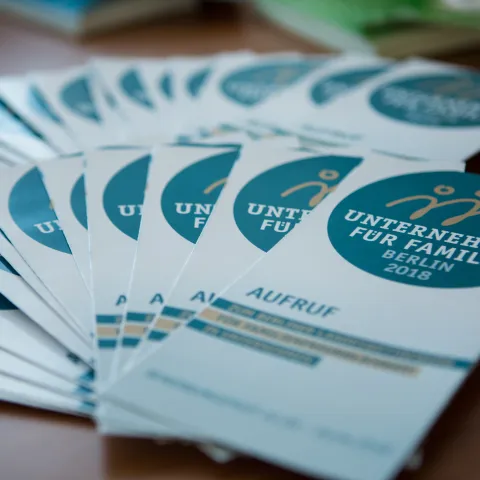 Flyer zum Landeswettbewerb "Unternehmen für Familie. Berlin 2018"